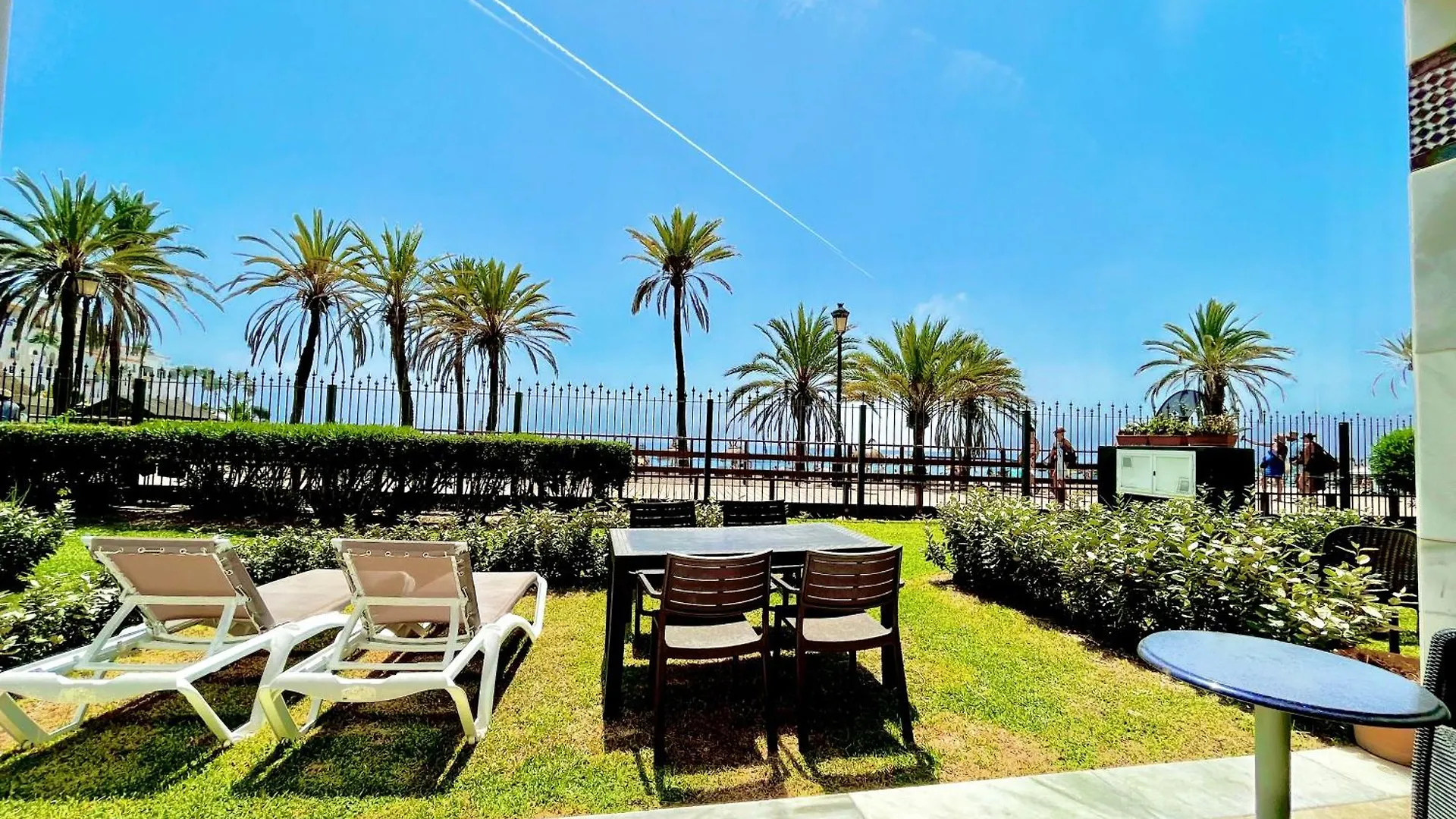 Frontline Sea In The Center Of Puerto Banus.2Bedrooms -Garden Marbella